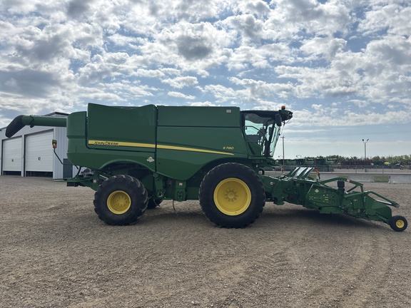 Used 2018 John Deere S780 Combines at Horizon Ag & Turf in Lloydminster, AB - Photo5