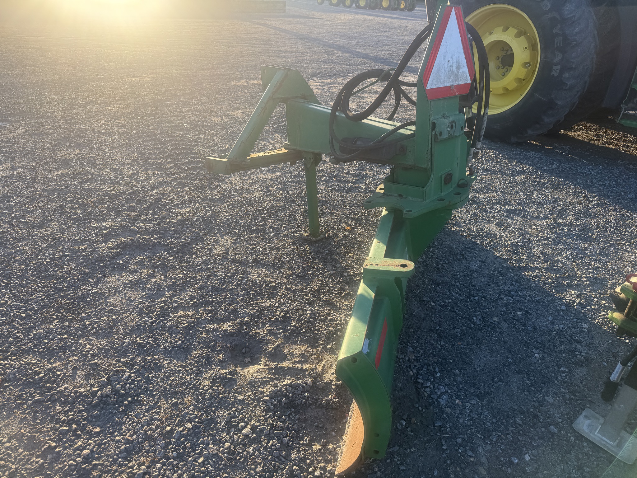 2018 Frontier RB2308 Image 2