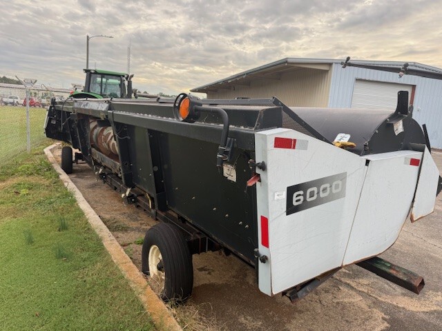 2002 Agco 6000 Image 3