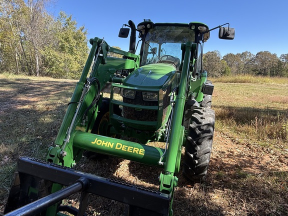 Photo of 2024 John Deere 5120M