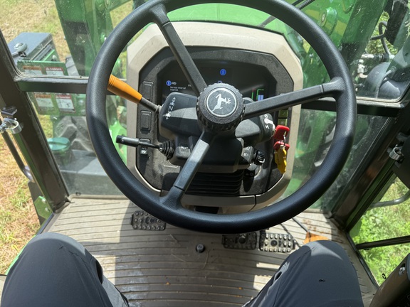 Photo of 2024 John Deere 5120M