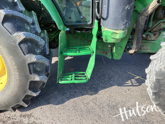 Photo of 2024 John Deere 5120M