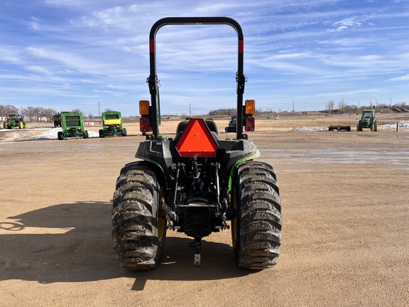 2025 John Deere 3038E - Photo7