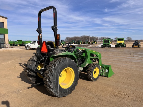 2025 John Deere 3038E - Photo6
