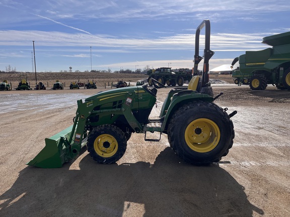 2025 John Deere 3038E - Photo9