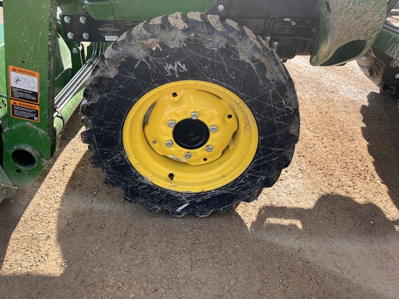 2025 John Deere 3038E - Photo10