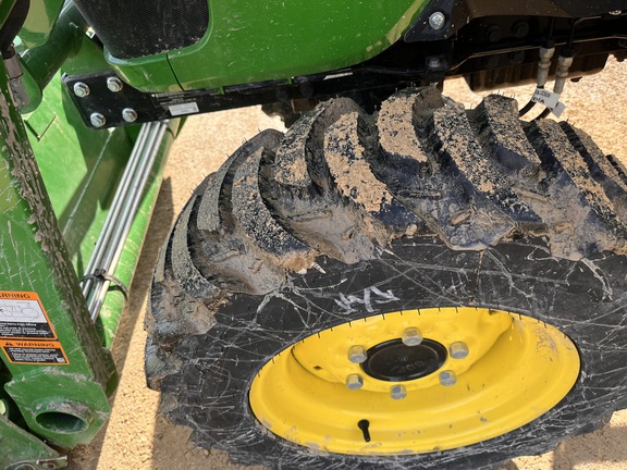 2025 John Deere 3038E - Photo11