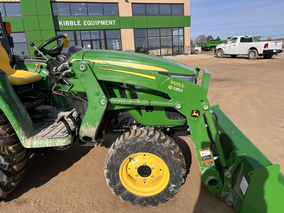 2025 John Deere 3038E - Photo34