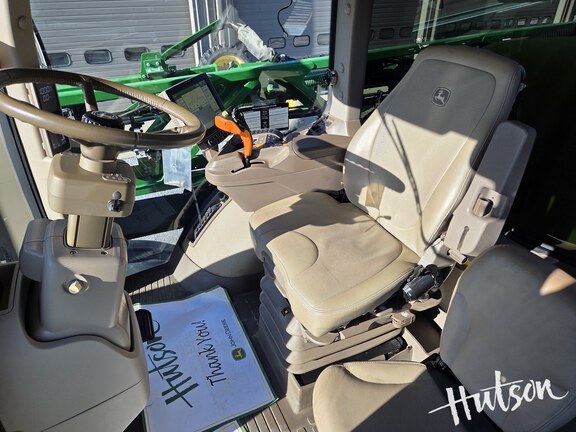 Photo of 2018 John Deere R4030