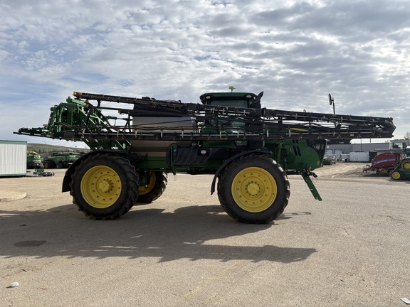 Used 2019 John Deere R4045 Self Propelled Sprayers at Horizon Ag & Turf in Edmonton West, AB - Photo5