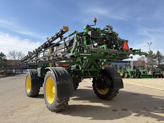Used 2019 John Deere R4045 Self Propelled Sprayers at Horizon Ag & Turf in Edmonton West, AB - Photo8