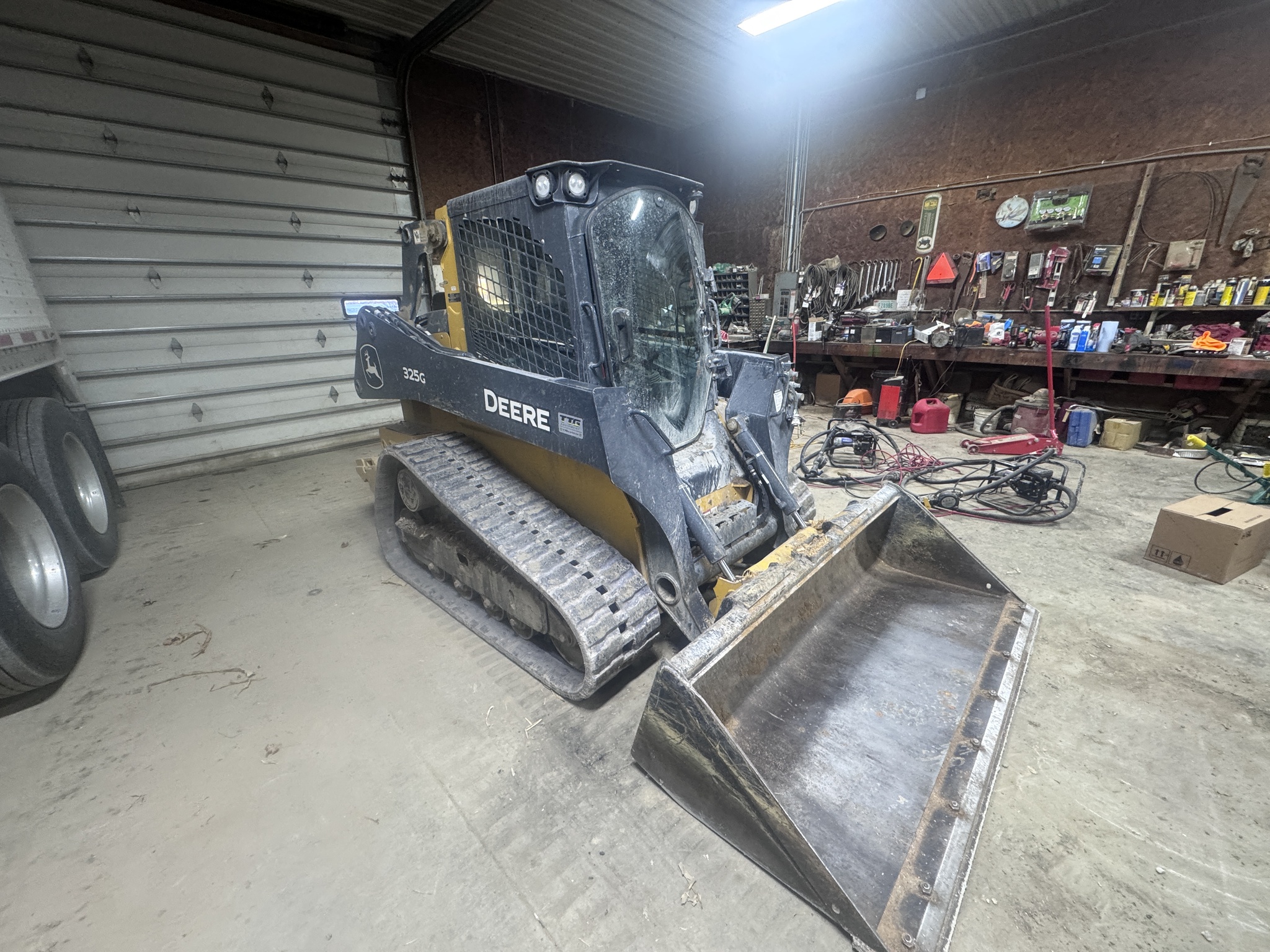 2023 John Deere 325G Image 6