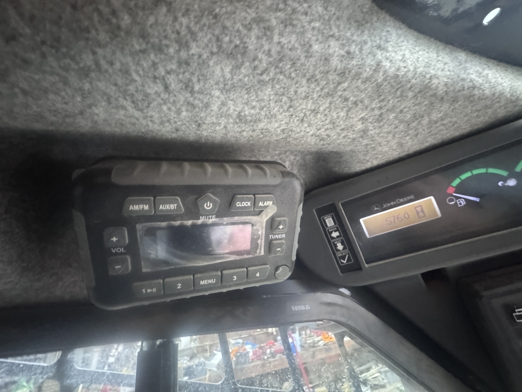 2023 John Deere 325G Image 12