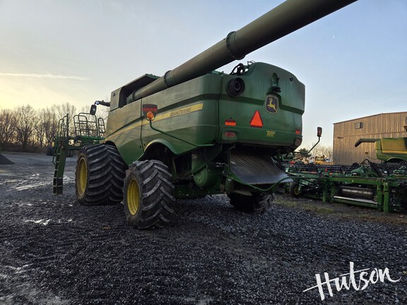 Photo of 2022 John Deere S780