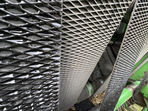 2022 John Deere 560M - Photo13