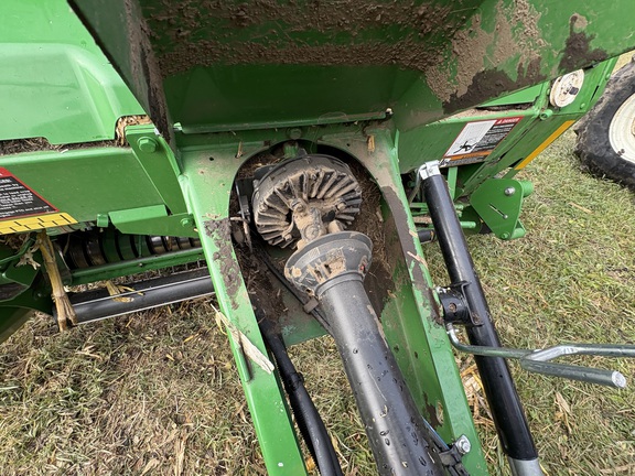 2022 John Deere 560M - Photo9