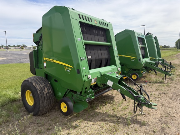  John Deere 560M