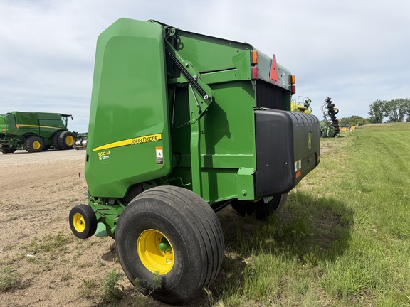 2022 John Deere 560M - Photo6