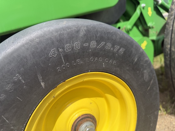 2022 John Deere 560M - Photo9
