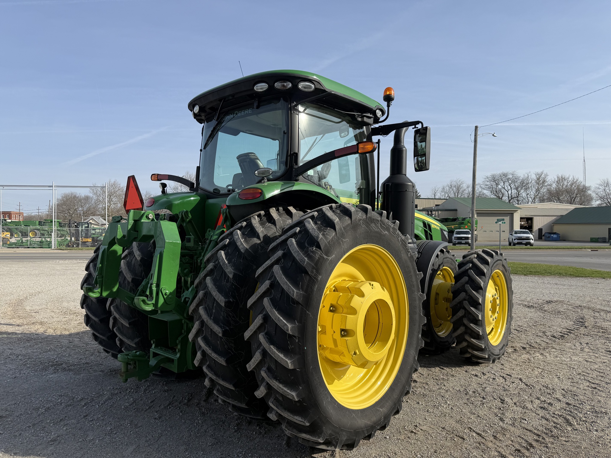  2017 John Deere 8370R at Heritage Tractor in Pontiac, IL