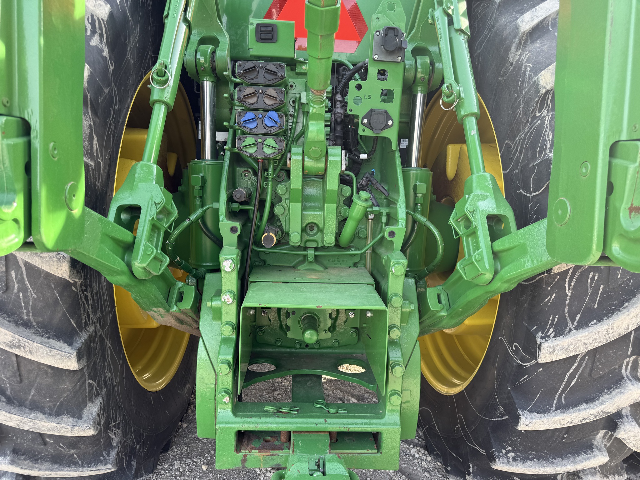  2017 John Deere 8370R at Heritage Tractor in Pontiac, IL