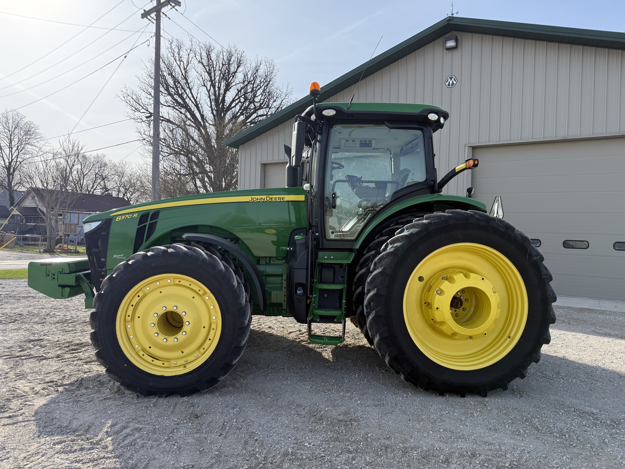  2017 John Deere 8370R at Heritage Tractor in Pontiac, IL