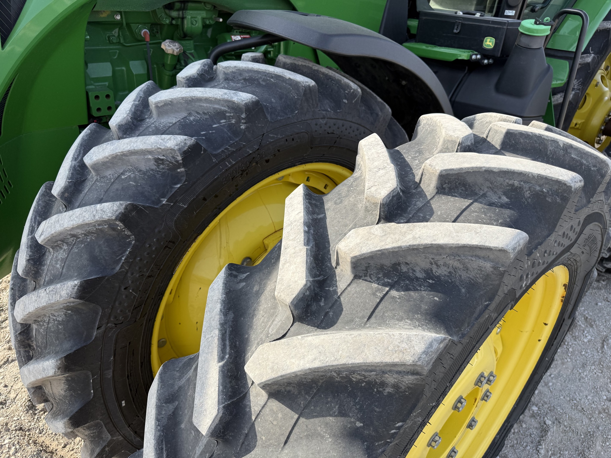  2017 John Deere 8370R at Heritage Tractor in Pontiac, IL