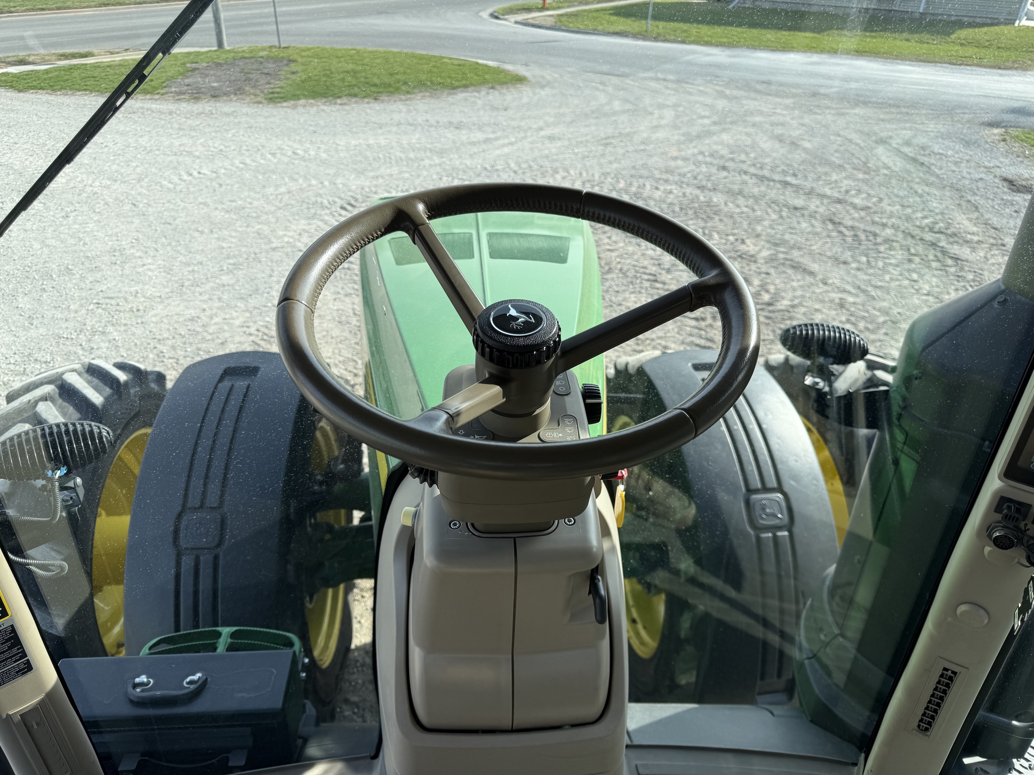  2017 John Deere 8370R at Heritage Tractor in Pontiac, IL