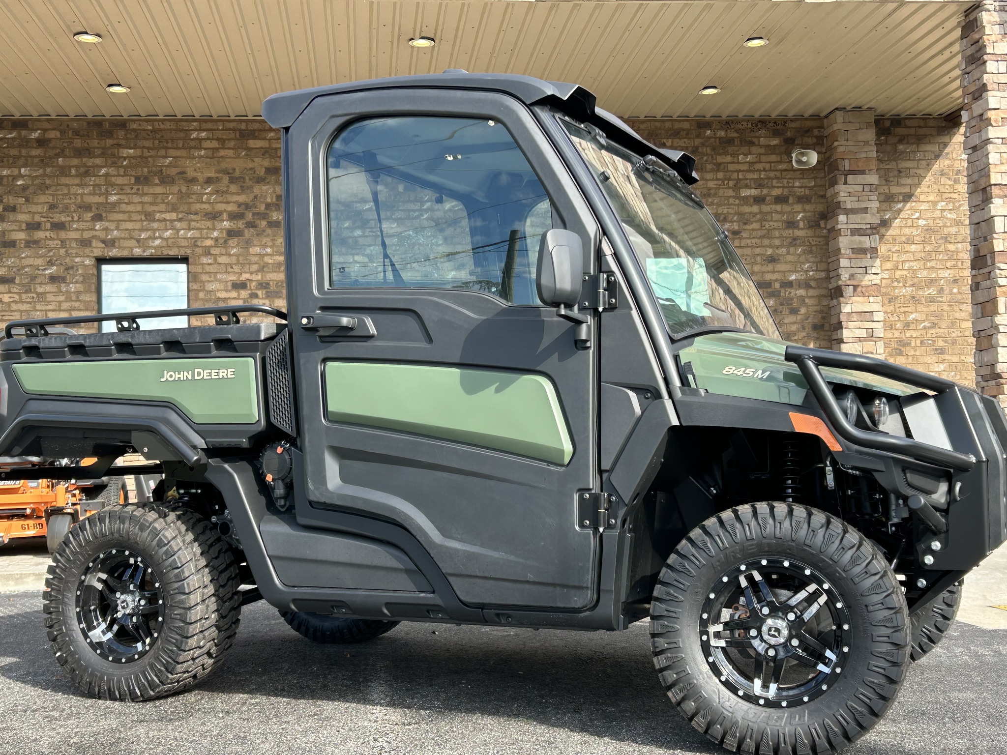 2025 John Deere 845M Image 3