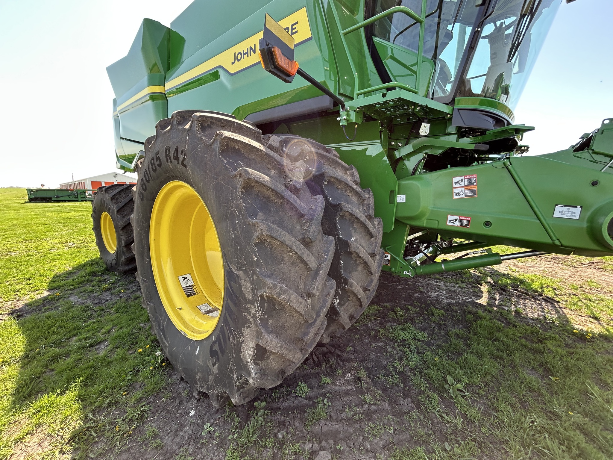  2025 John Deere S7 800 at Heritage Tractor in Galesburg, IL