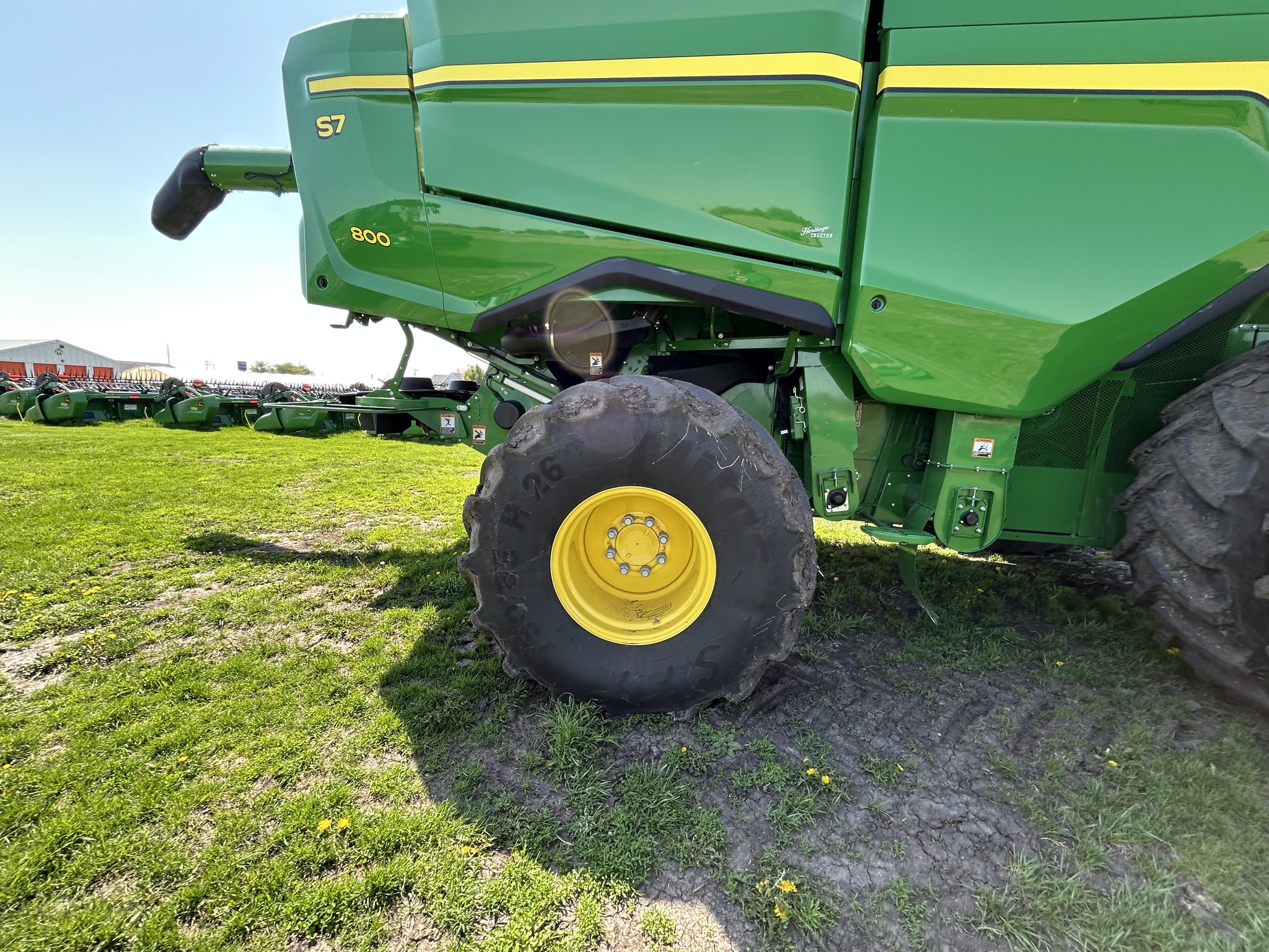  2025 John Deere S7 800 at Heritage Tractor in Galesburg, IL