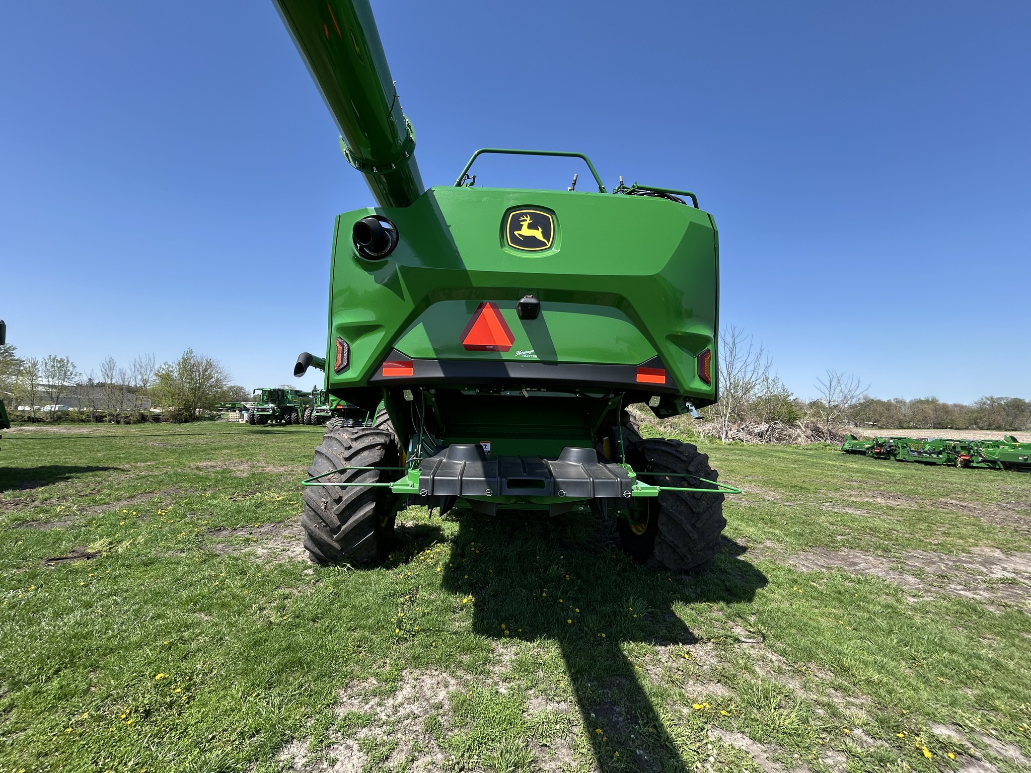  2025 John Deere S7 800 at Heritage Tractor in Galesburg, IL
