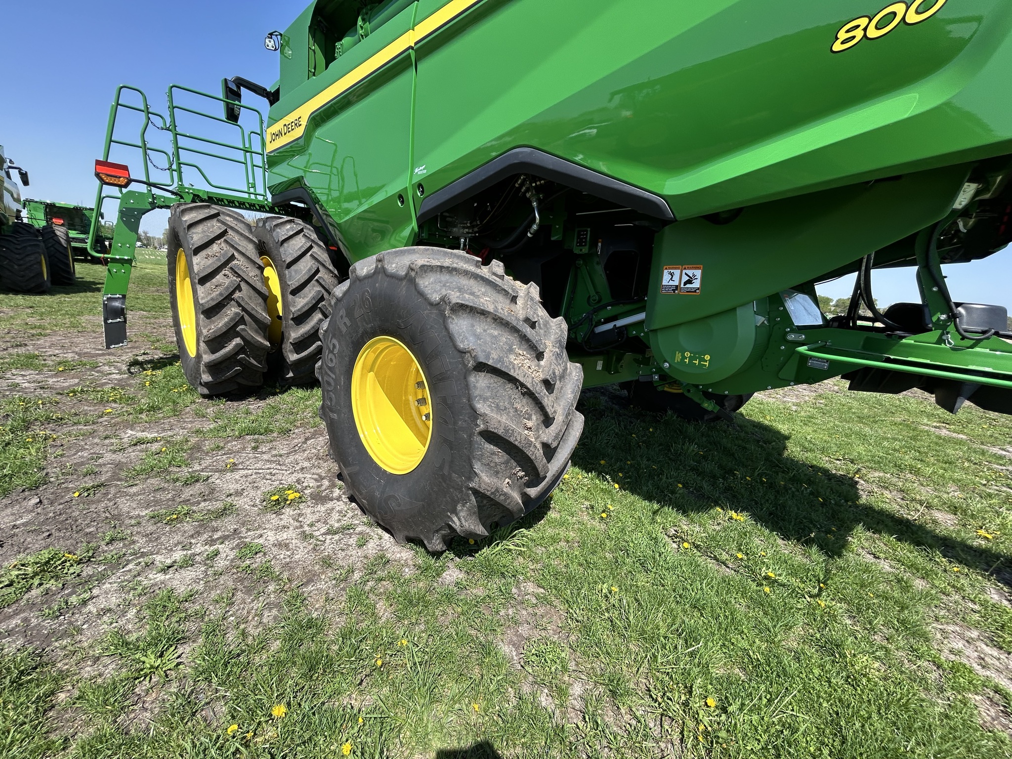  2025 John Deere S7 800 at Heritage Tractor in Galesburg, IL