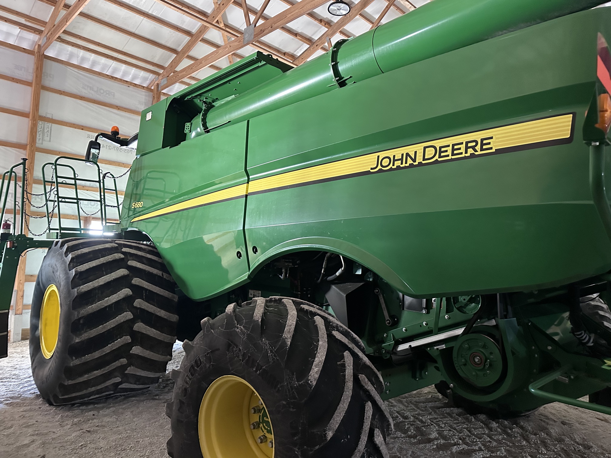 2016 John Deere S680 Image 3