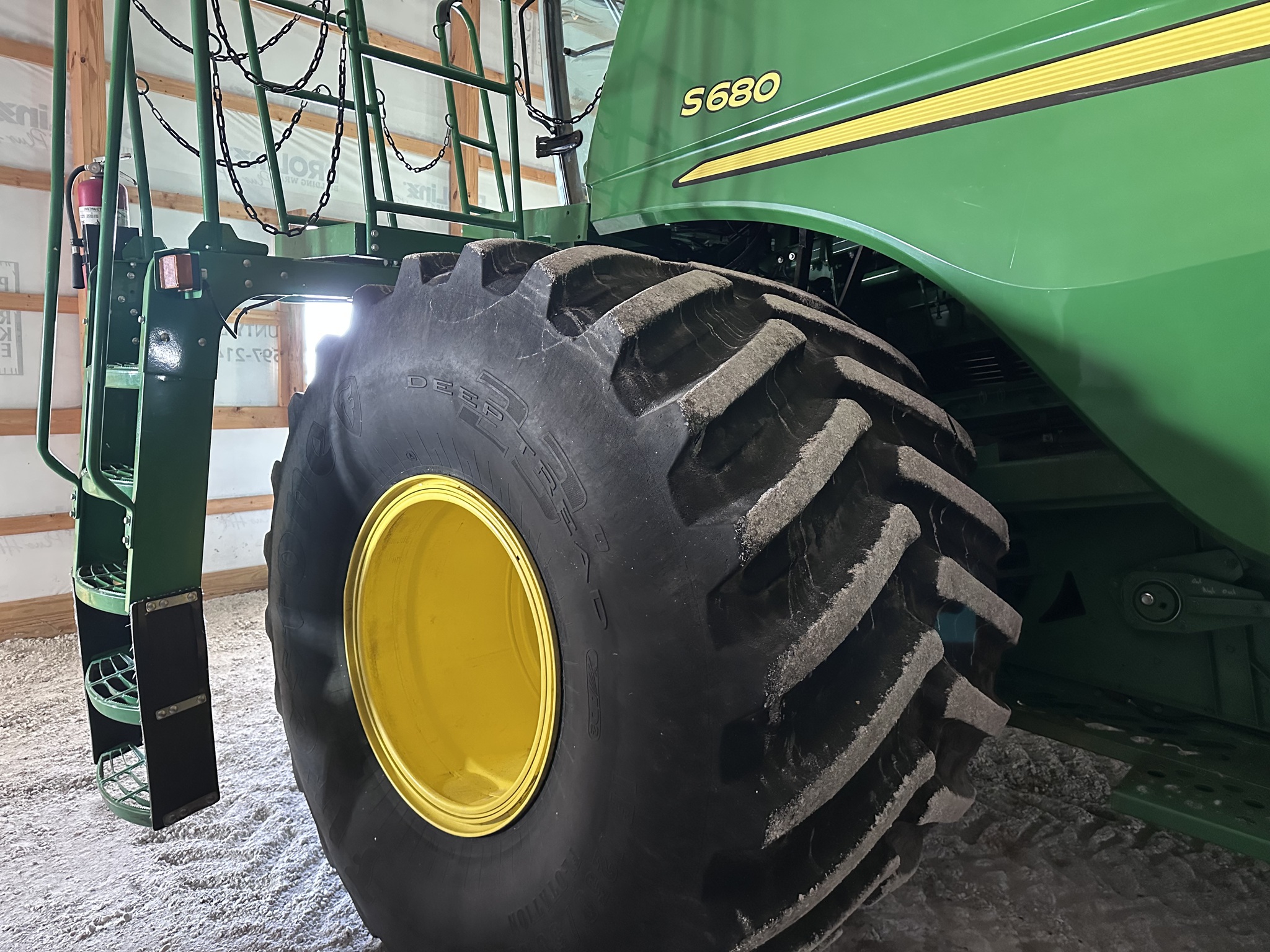 2016 John Deere S680 Image 4