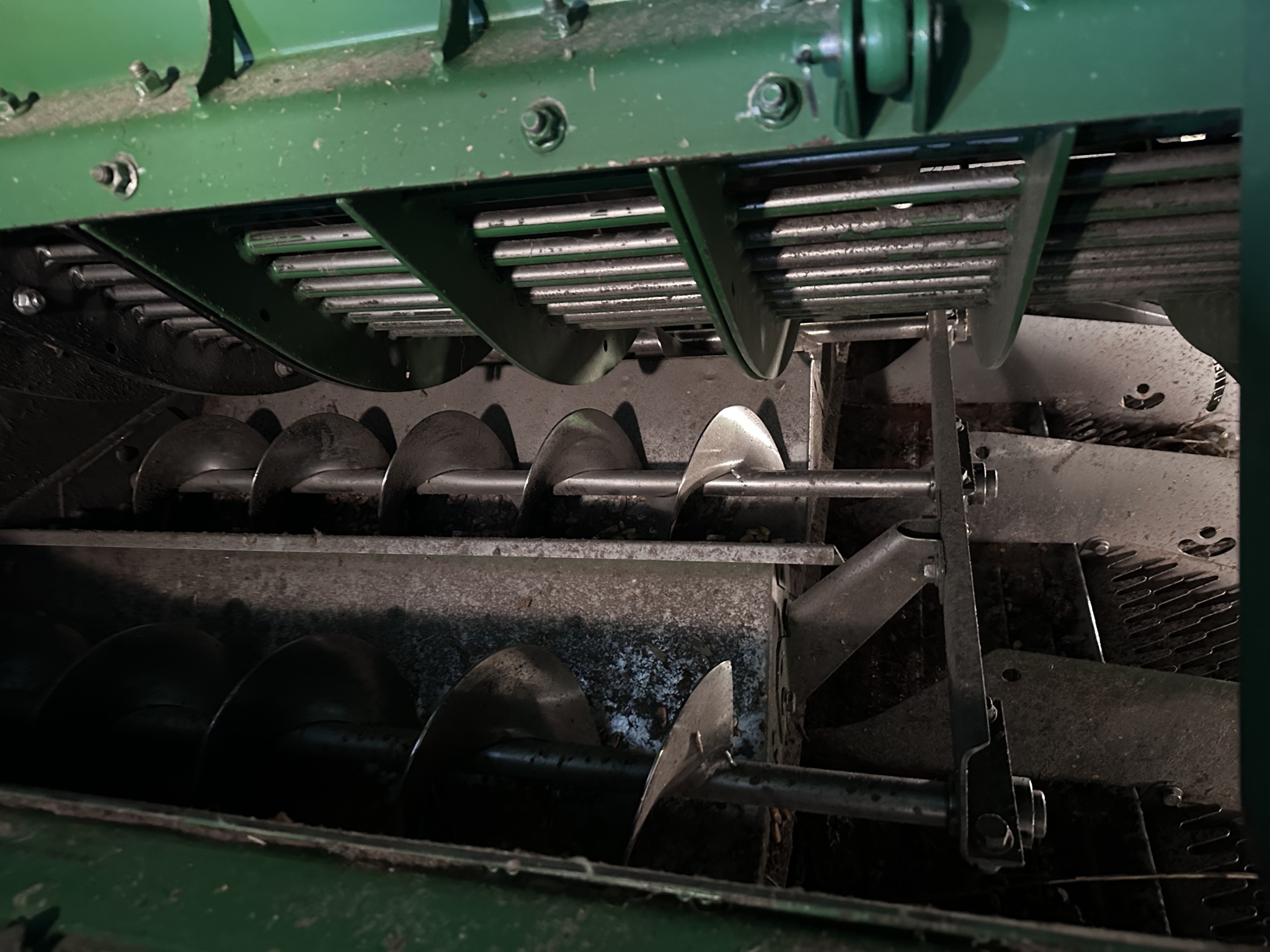 2016 John Deere S680 Image 10