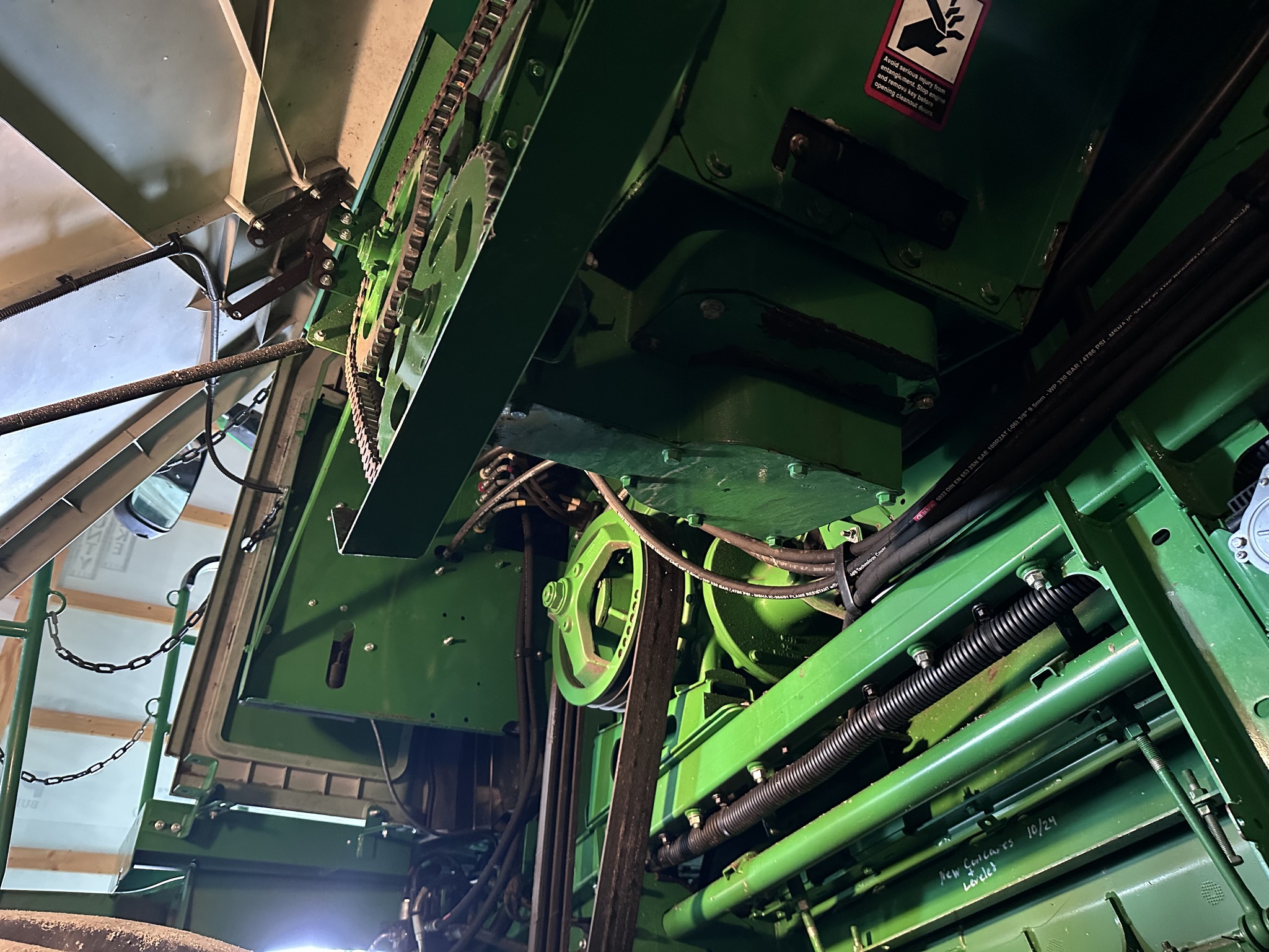 2016 John Deere S680 Image 11