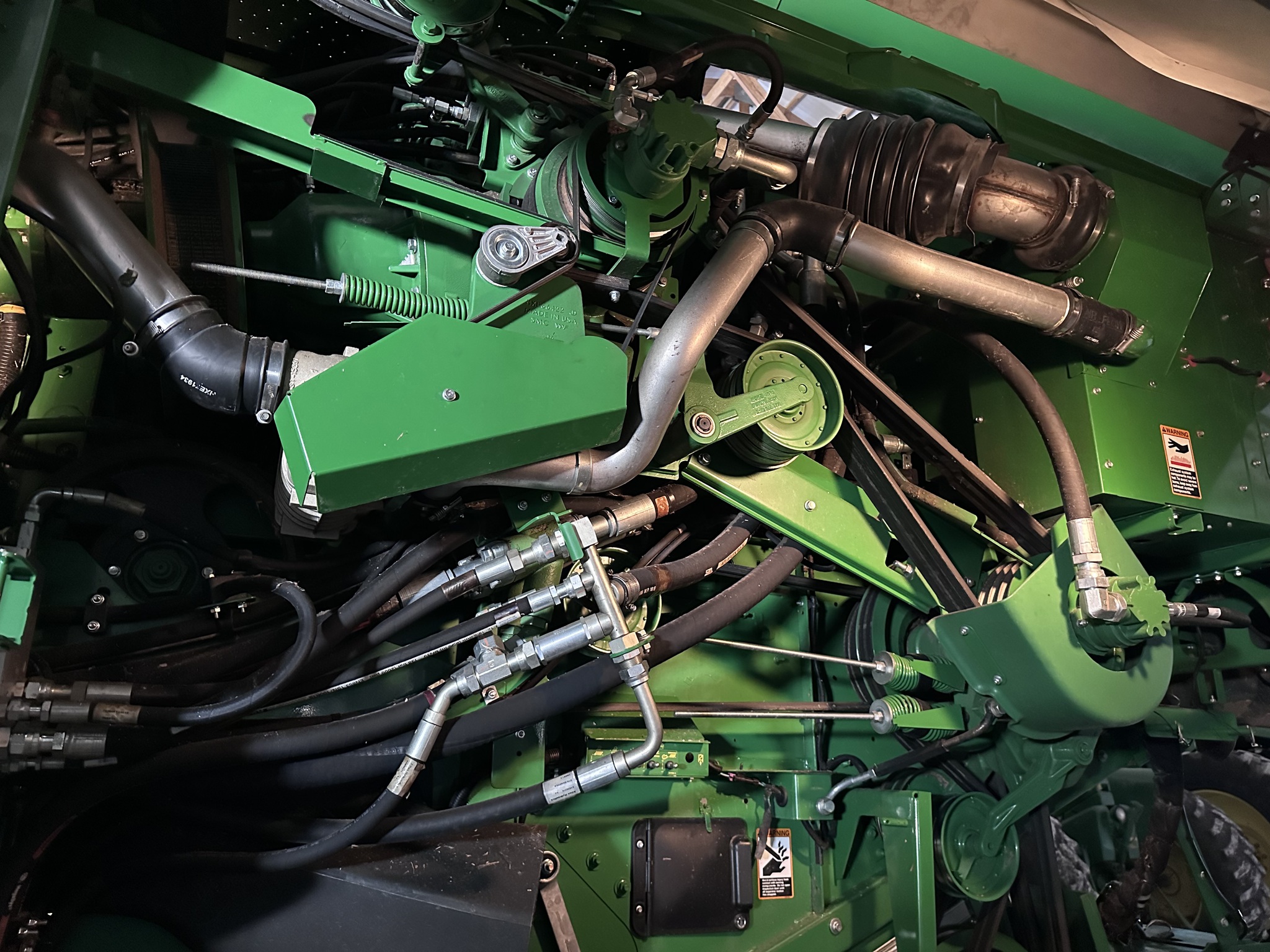 2016 John Deere S680 Image 12