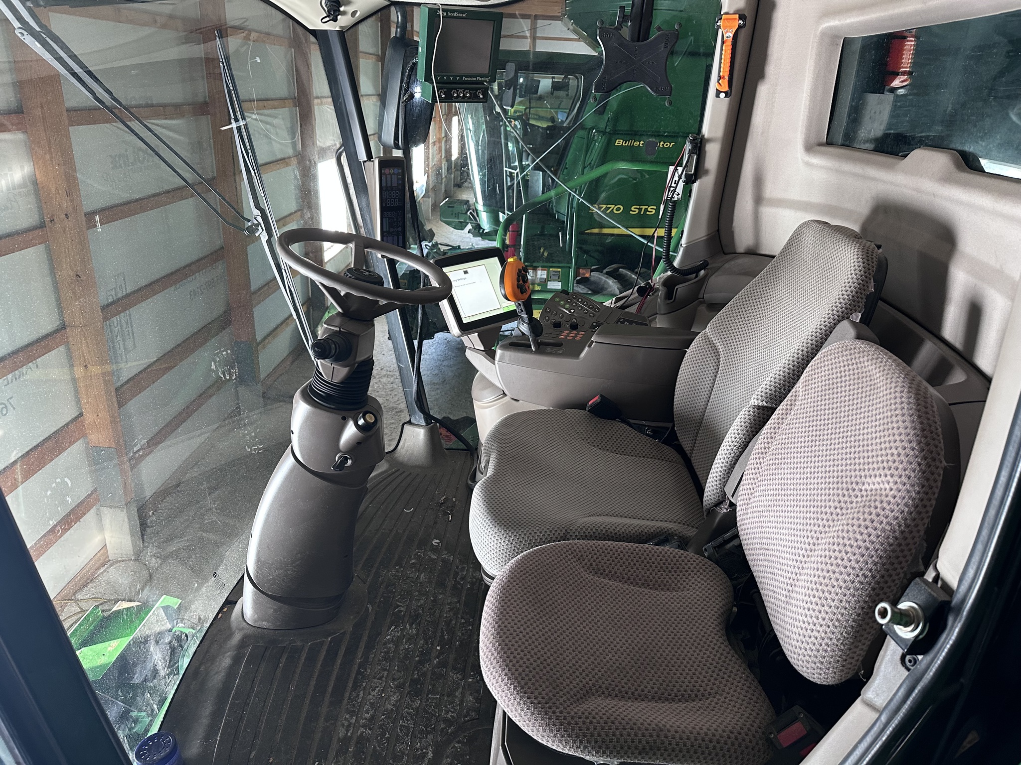 2016 John Deere S680 Image 14