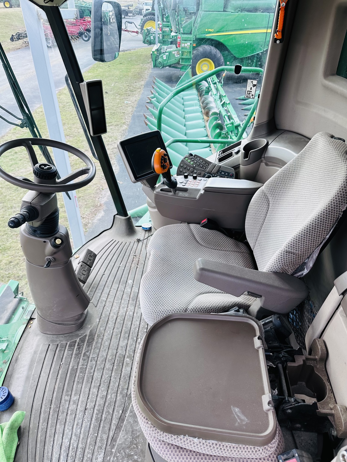 2016 John Deere S680 Image 19