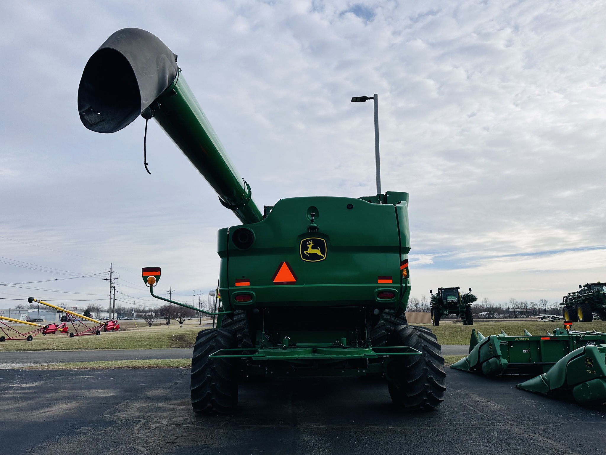2016 John Deere S680 Image 3