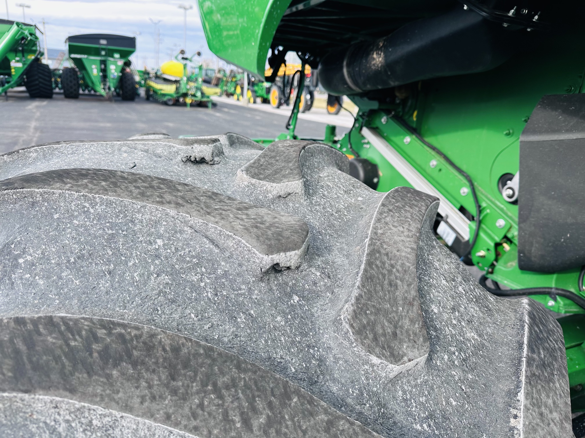 2016 John Deere S680 Image 10