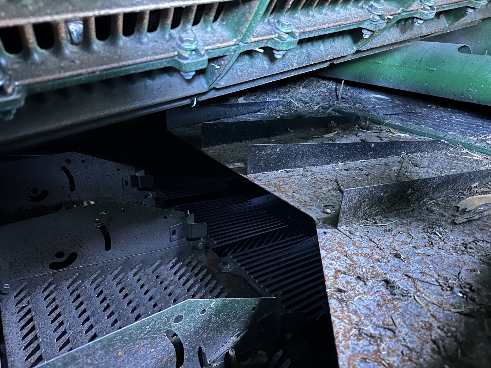 2016 John Deere S680 Image 25