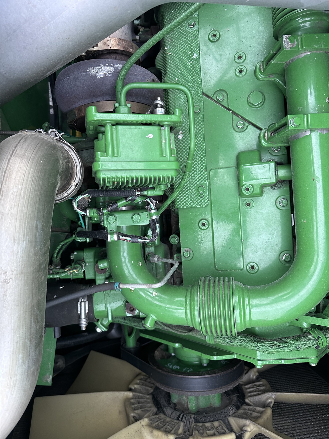 2016 John Deere S680 Image 30