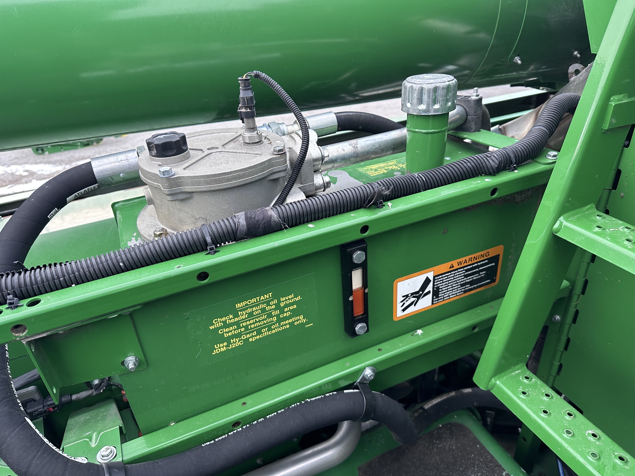 2016 John Deere S680 Image 35