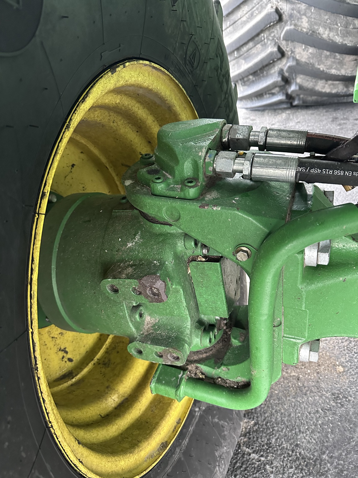 2016 John Deere S680 Image 38