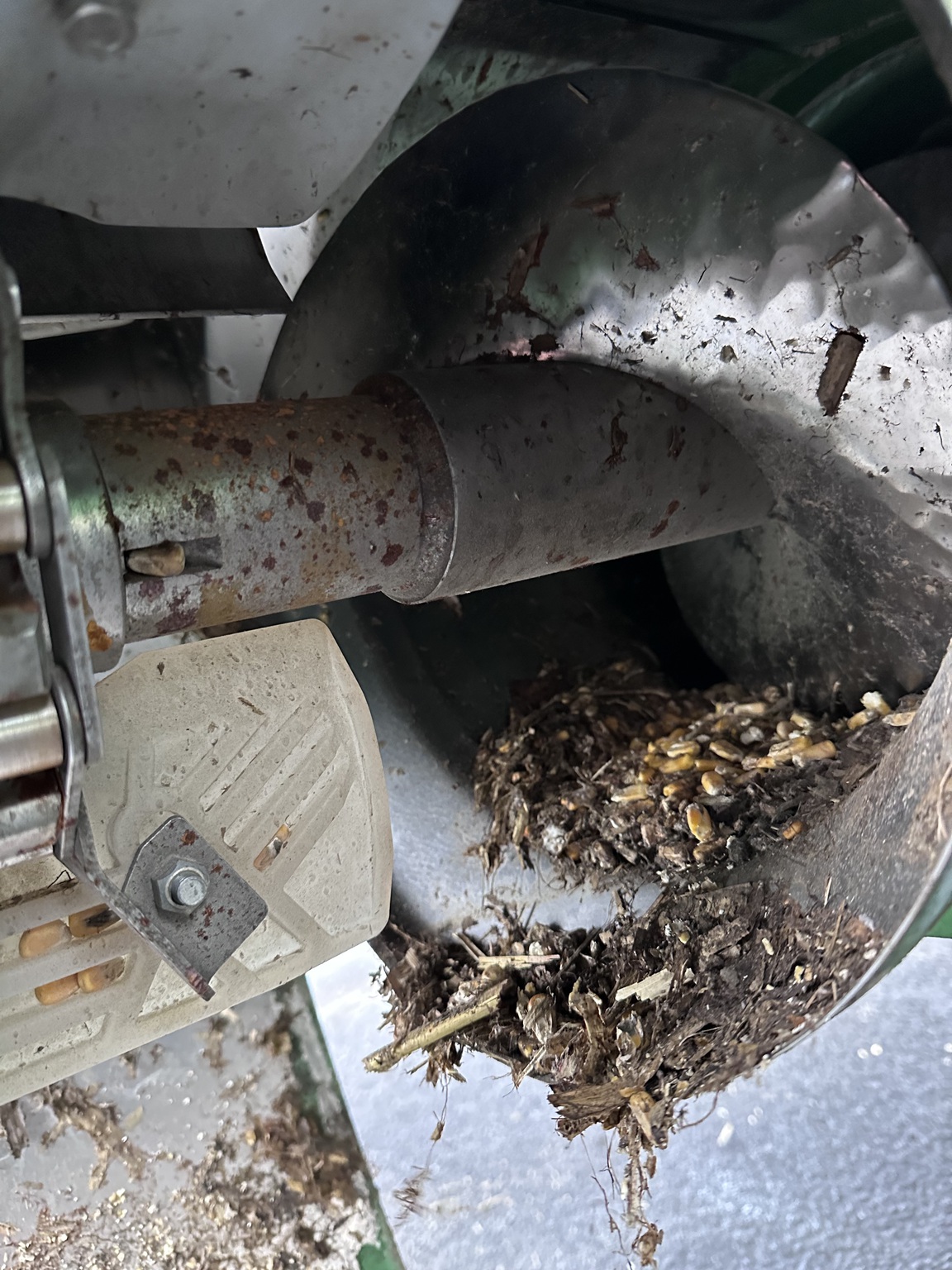 2016 John Deere S680 Image 41