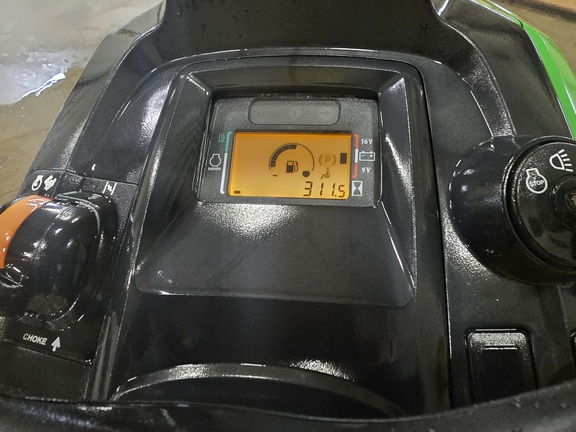 2022 John Deere X370 - Photo6