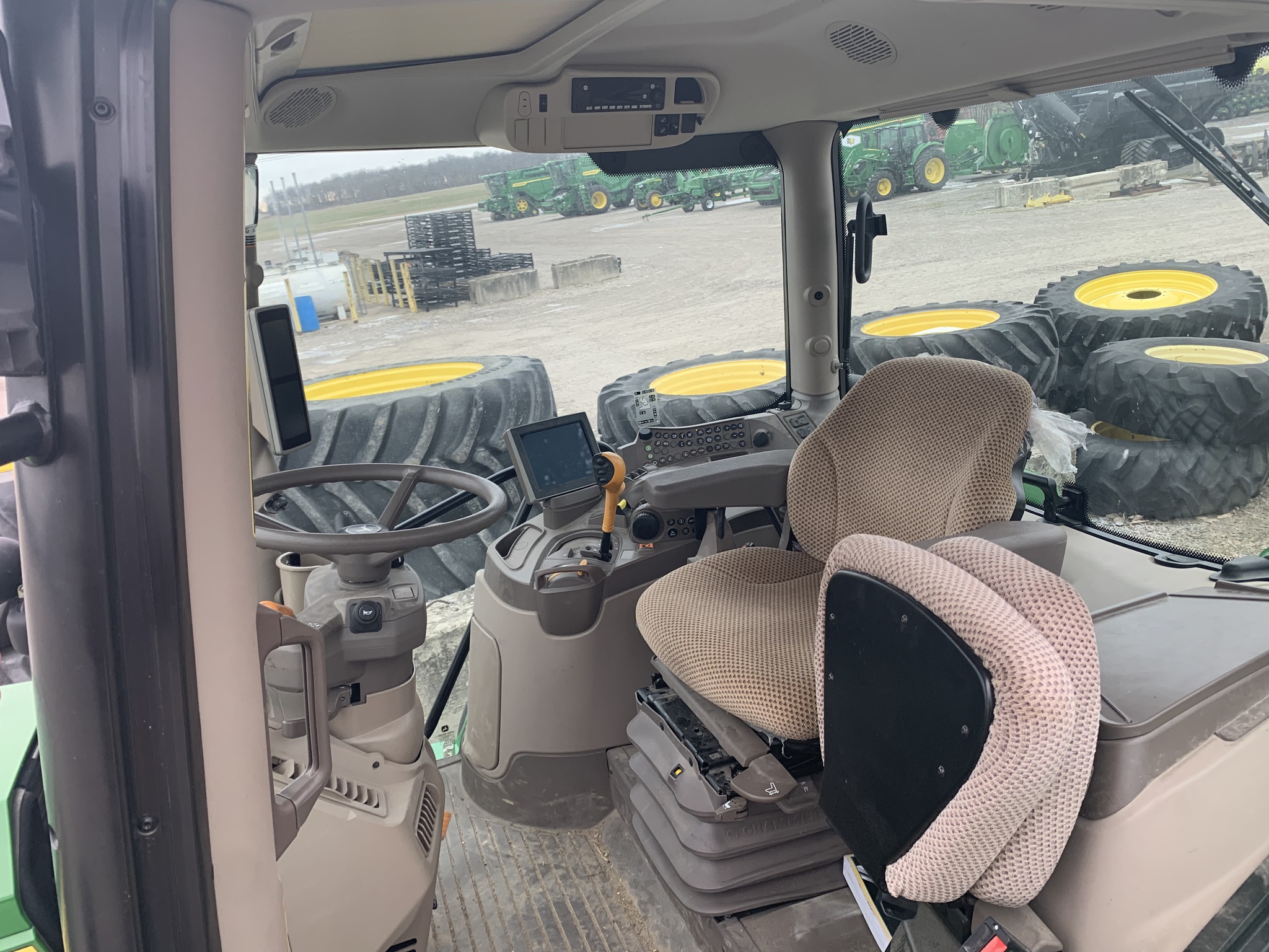 2023 John Deere 6R 120 Image 9