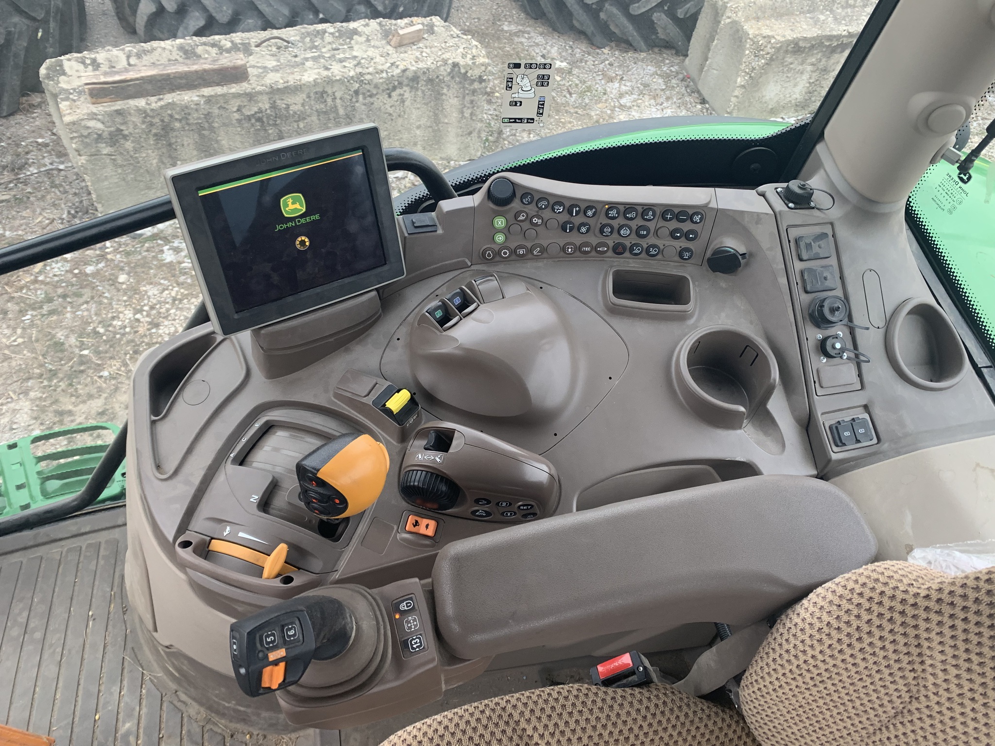 2023 John Deere 6R 120 Image 10